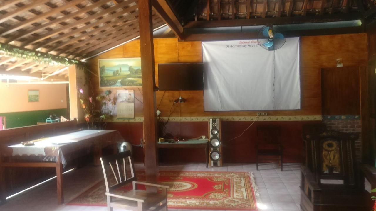 Homestay Arya Mangunan Bantul Exterior photo